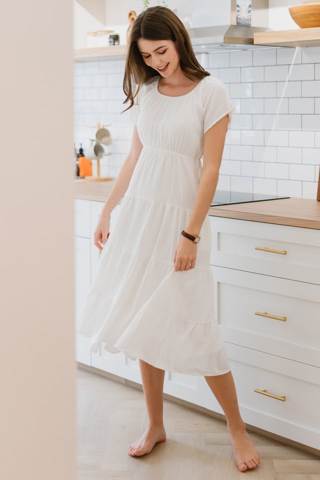 ACW Sleeve Elastic Tier Maxi Dress in White