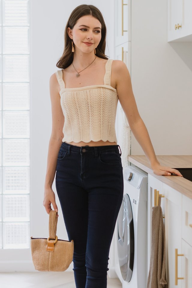 ACW Scallop Trimming Knit Top in Ivory