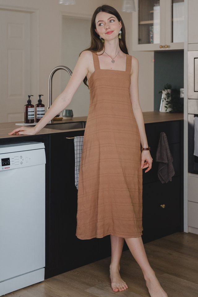 ACW Textured Thick Strap Flowy Midi Dress in Brown 