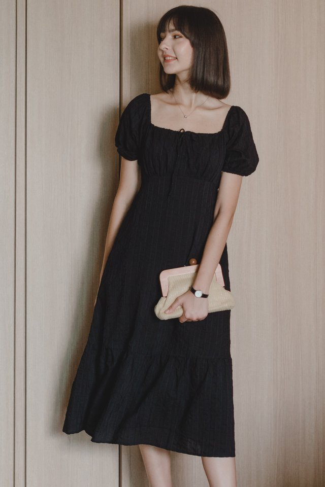 Textured Front Tie Ruched Puff Sleeve Midi Dress in Black 