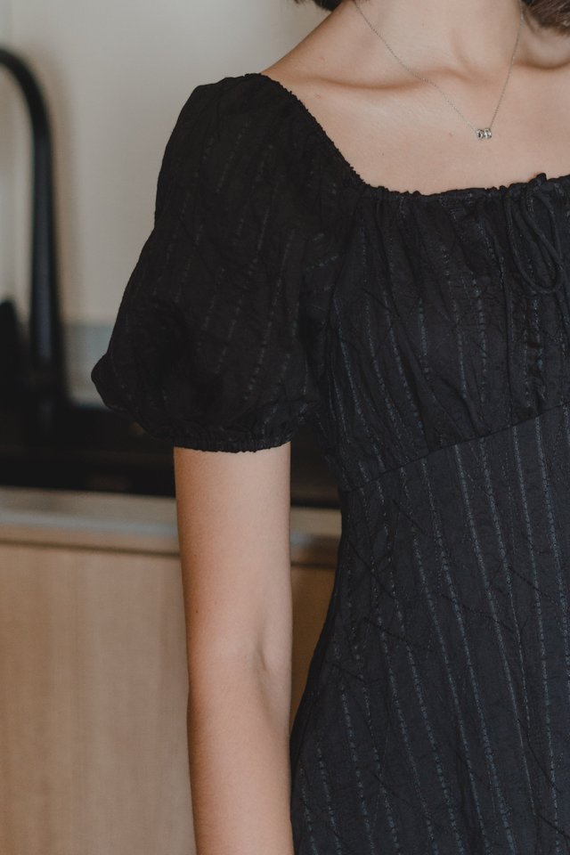 Textured Front Tie Puff Sleeve Romper Dress in Black 