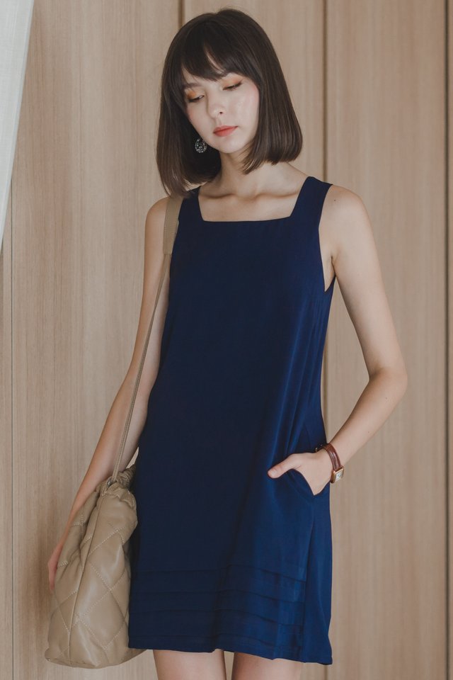 ACW Tier Detail Square Neck Shift Dress in Navy 