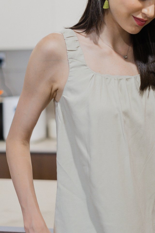 ACW Pleated U Neck Sash Midi Dress in Light Grey