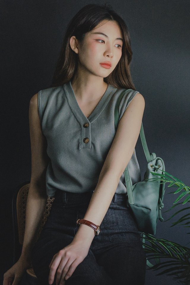 ACW Sleeveless Button Oversized Knit Top in Grey