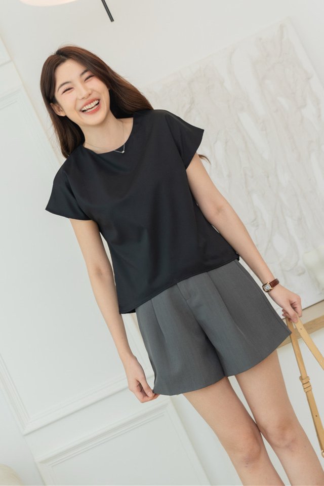 ACW Curve Hem Cuff Sleeve Blouse in Black