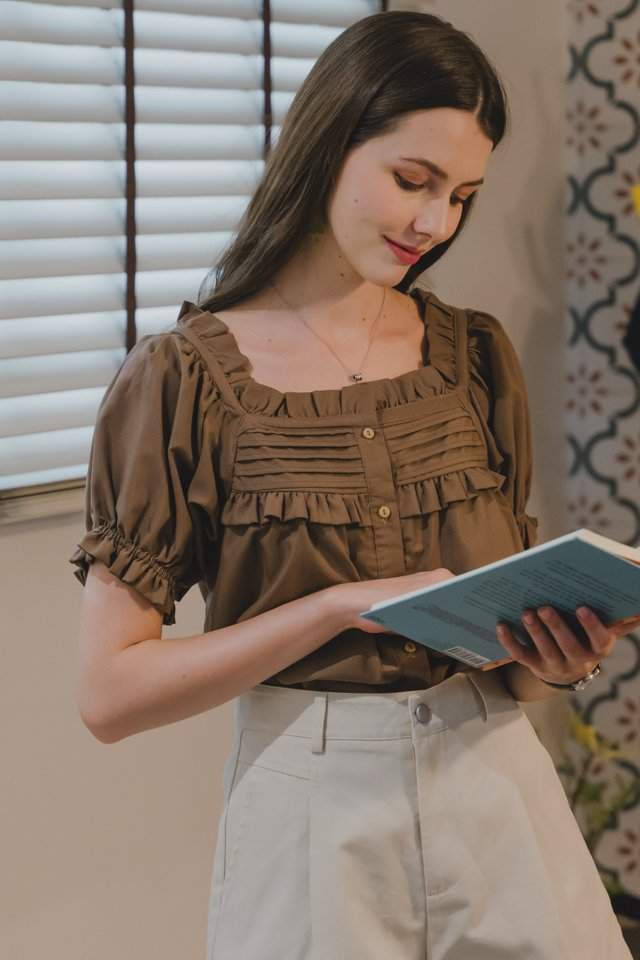 *Preorder* ACW Button Down Puff Sleeve Textured Blouse in Cocoa