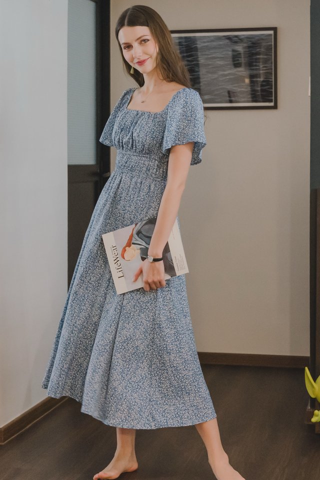 *Preorder* ACW Duo Elastic Waist Ruched Midi Dress in Blue Prints