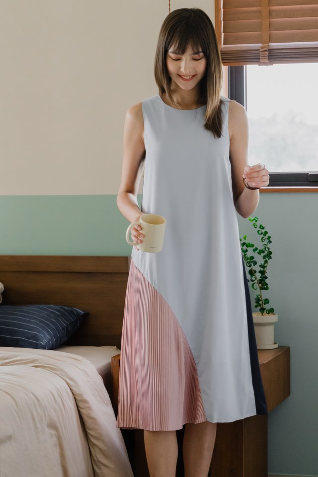 ACW Reversible Corner Pleats Midi Dress in Sky-Navy