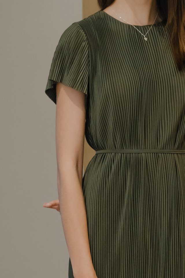 ACW Pleated Sleeve Sash Midi Dress in Olive