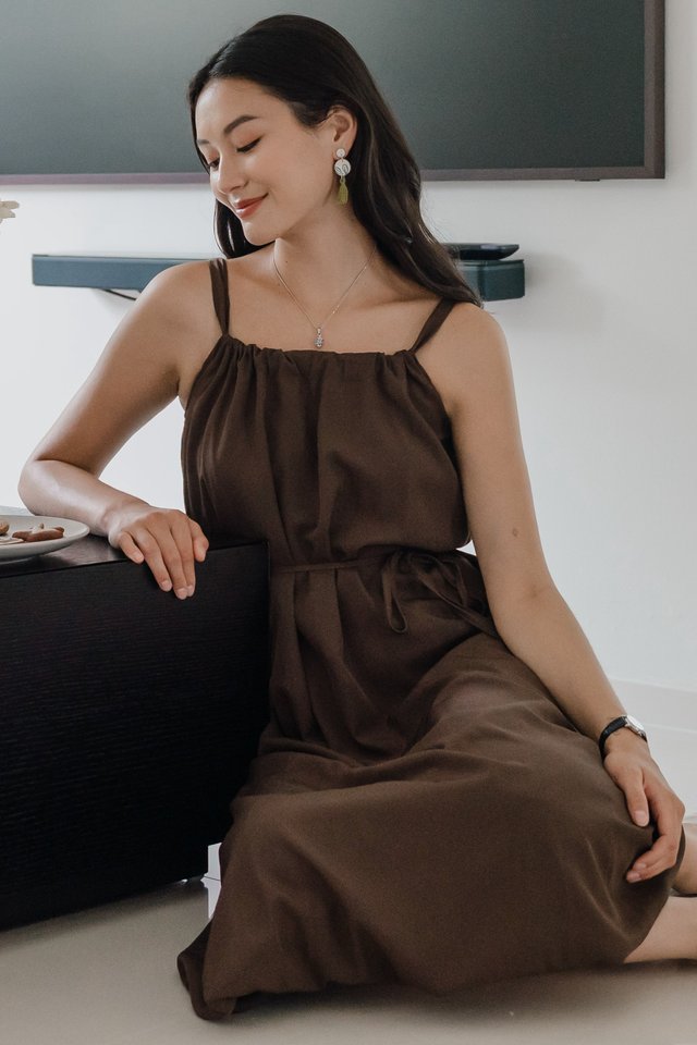 ACW Ruched Neckline Bubble Hem Sash Midi Dress in Cocoa