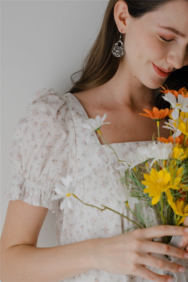 ACW Square Neck Bubble Puff Sleeve Blouse in White Petit Florals