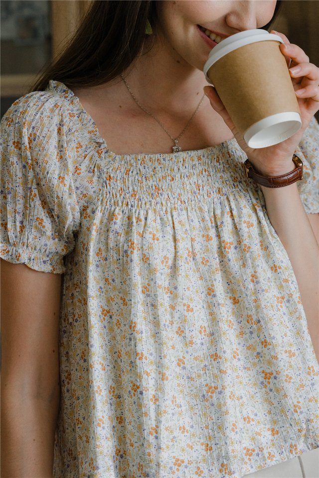 ACW Smock Neckline Puff Sleeve Blouse in Sunshine Florals