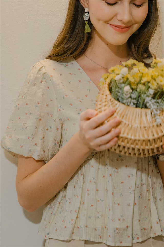 *Preorder* ACW Cloud Puff Sleeve Babydoll Top in Creme Florals