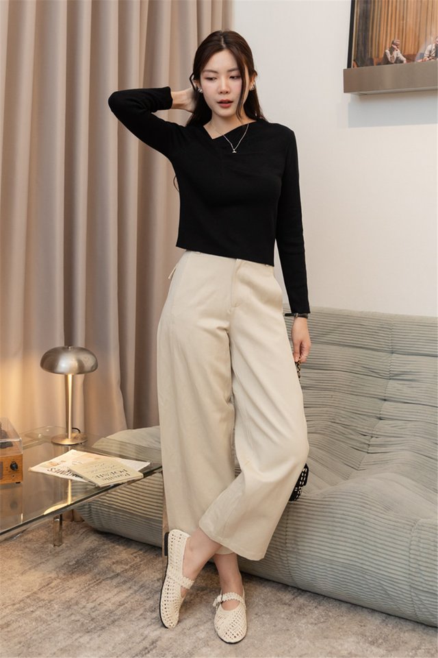 ACW Diagonal Ruched Mid Sleeve Knit Top in Black