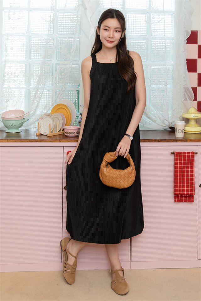 ACW Sleeveless Pleats Midi Dress in Black