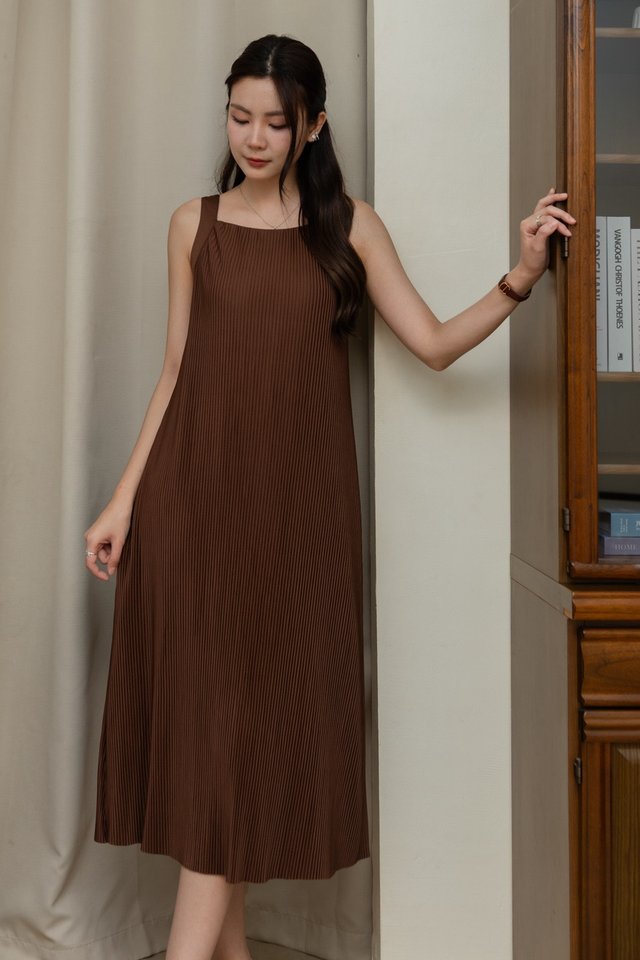 ACW Sleeveless Pleats Midi Dress in Cocoa