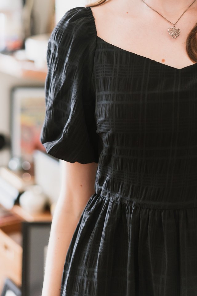 Textured Puff Sleeve Maxi Dress in Black