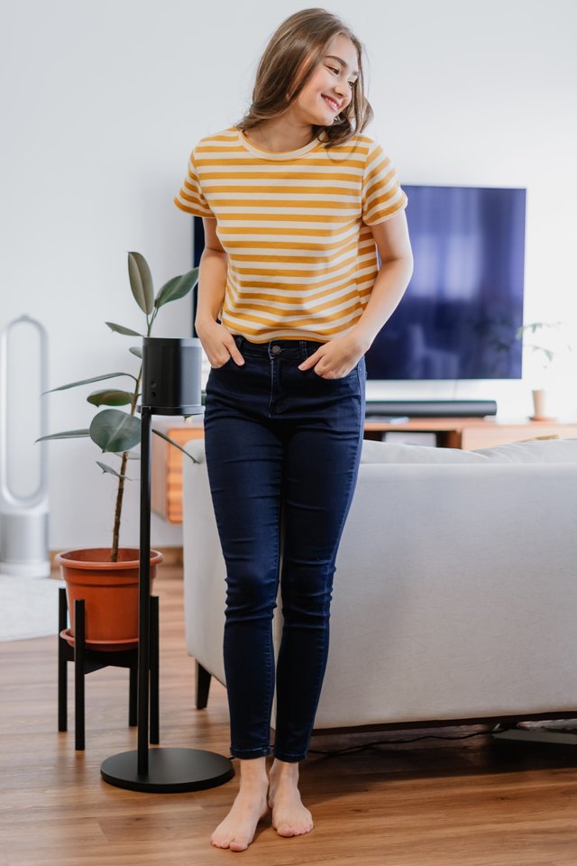 Denim Stretchy Fitted Jeans in Mid Wash