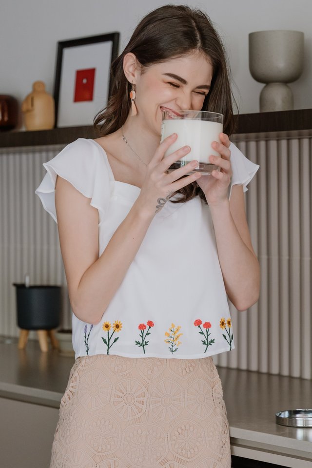 ACW Embroidery Sweetheart Flutter Sleeve Top in White