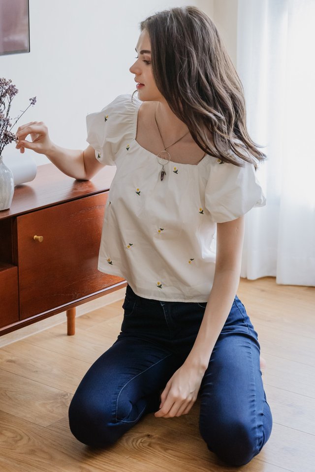 ACW Two Way Puff Sleeve Top in Petit Daisy